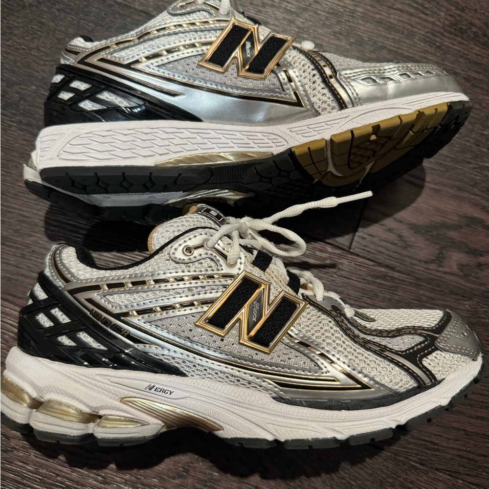 New Balance 1906R White Metallic Gold Size 8